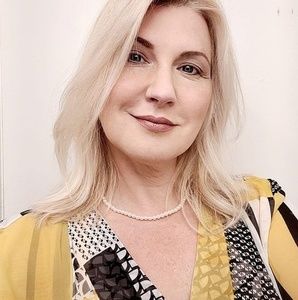 Meet your Posher, Angela